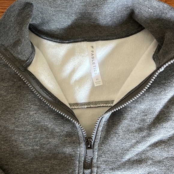 Fabletics Cropped Pullover - Picture 2 of 3